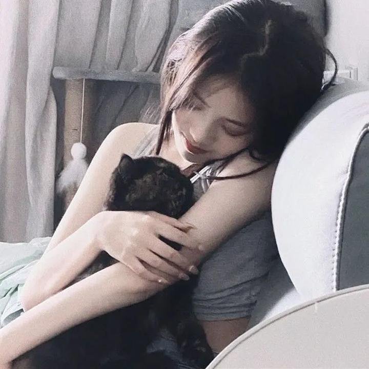 他她他她
